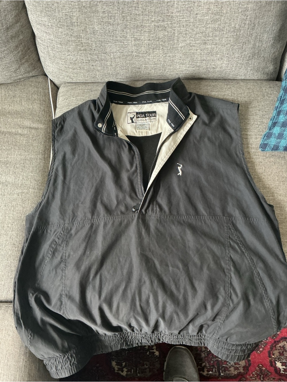 PGA TOUR Black Men's Sleeveless Pullover Golf Vest